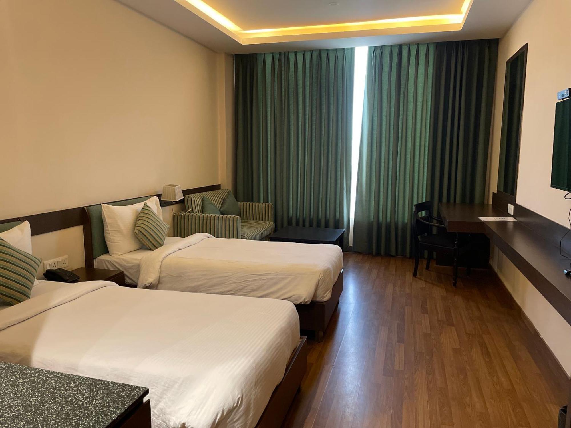 V Retreat Gurgaon Hotel Buitenkant foto